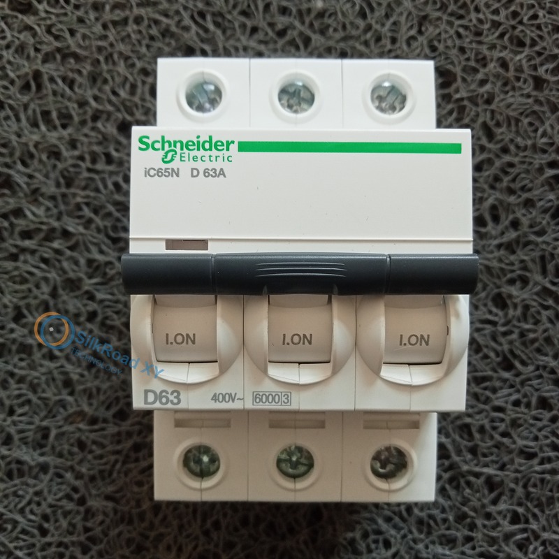 SCHNEIDER 140AC013000 analog output module Modicon Quantum SCHNEIDER 140AC013000 analog output module Modicon Quantum